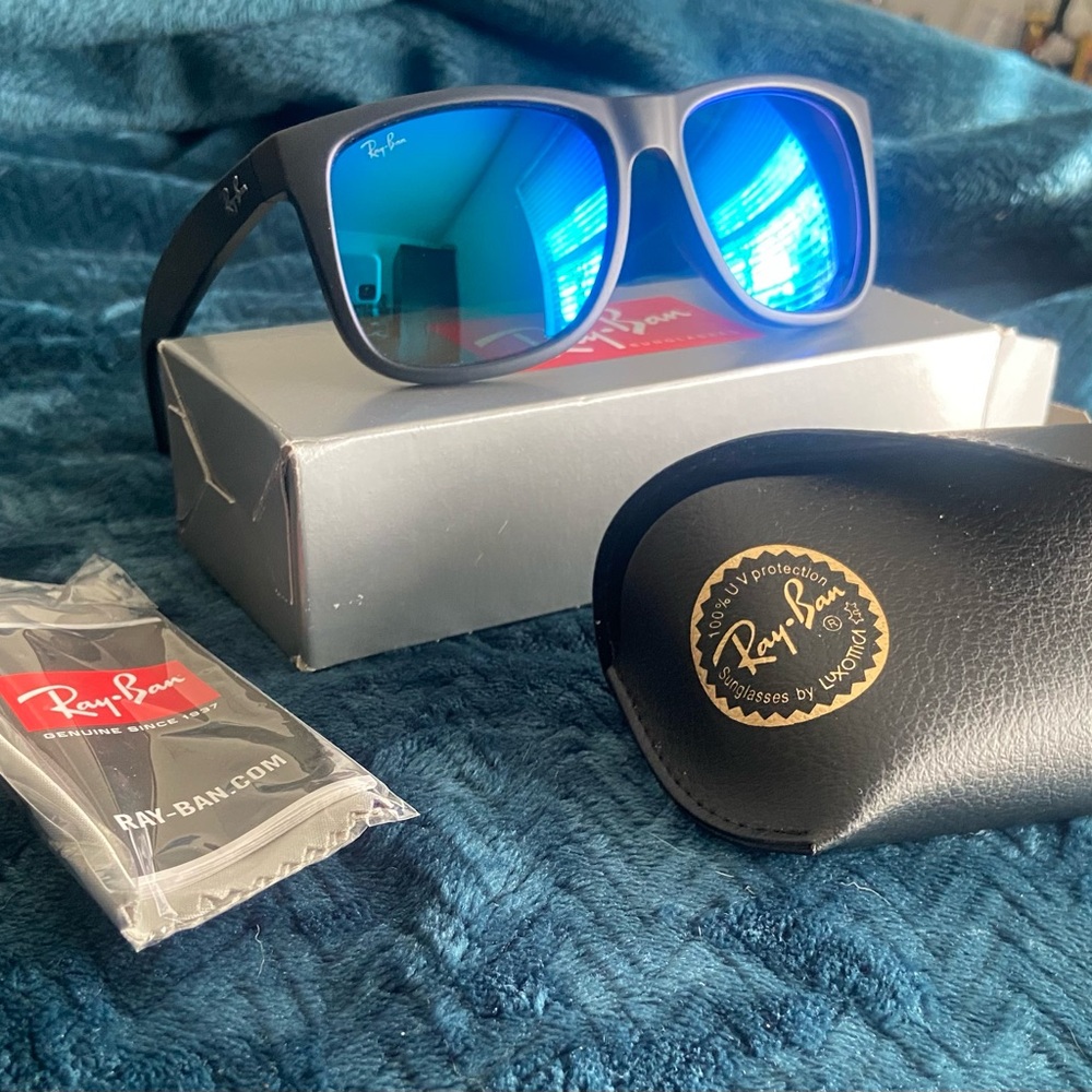 Ray-Ban Justin

ORB4165F